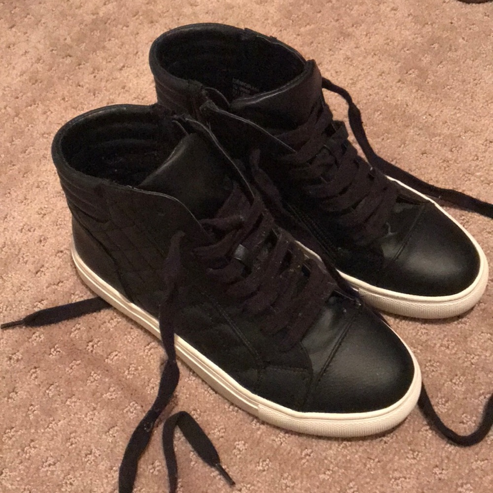 Steve Madden quilted high top lace up sneaker